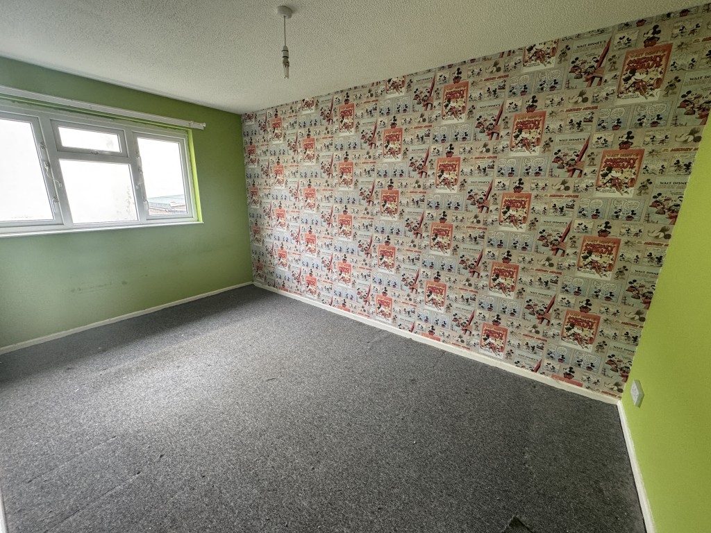 Lot: 127 - END-TERRACE HOUSE FOR IMPROVEMENT - Bedroom one